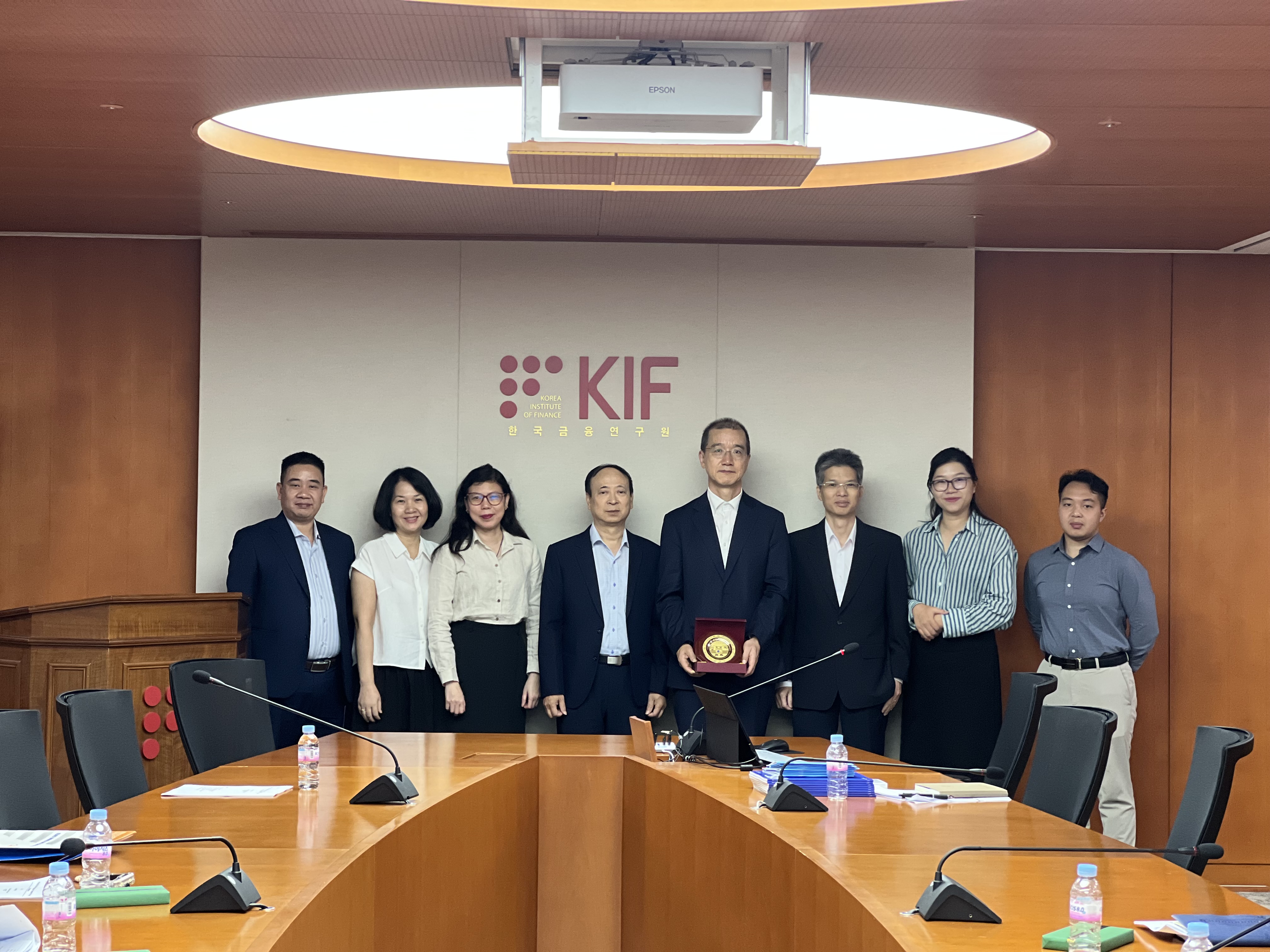 Vietnam SSC and SRTC Delegation Visit
